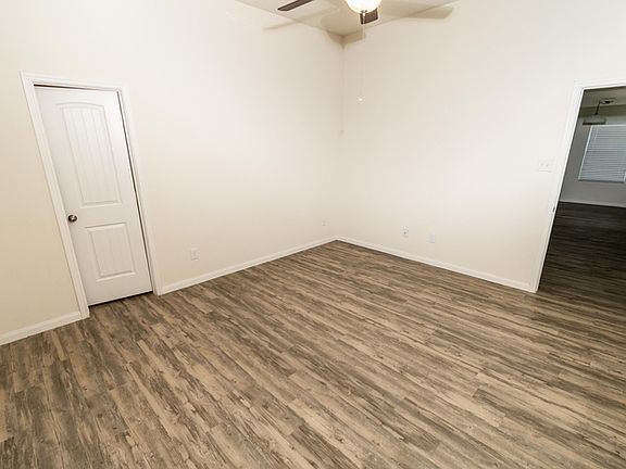 4th image of 2606 Costa Verde Way