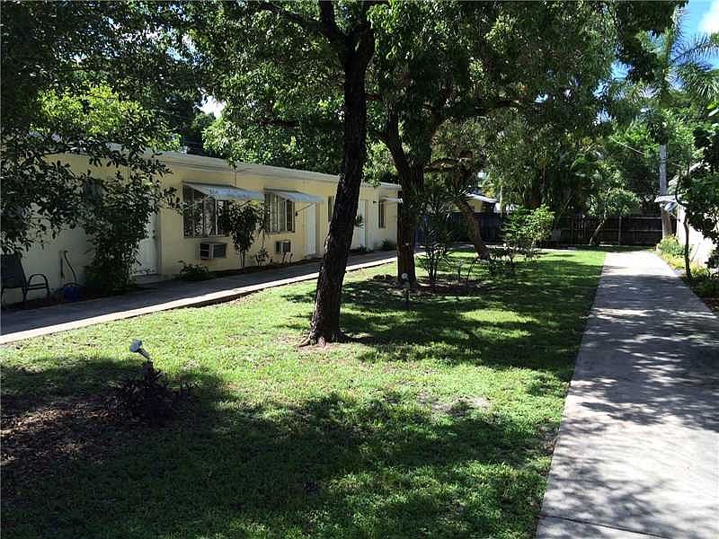1st image of 401 SE 14th Ct APT 3