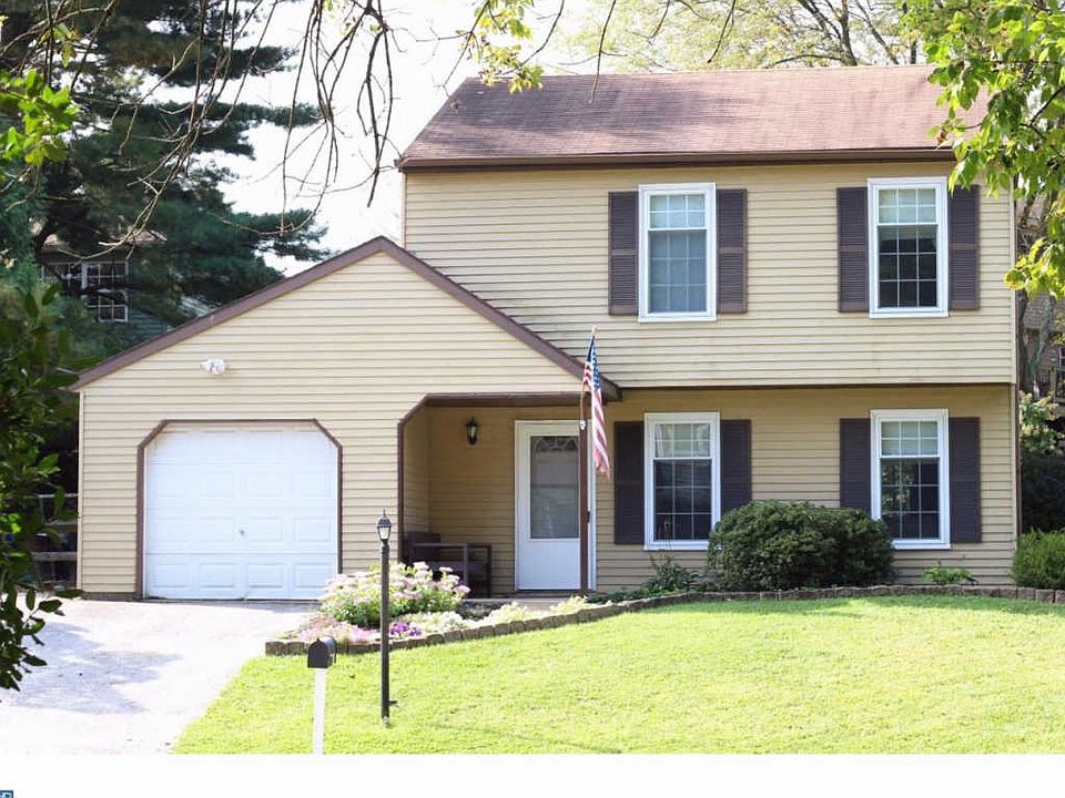 1st image of 80 Canterbury Ct