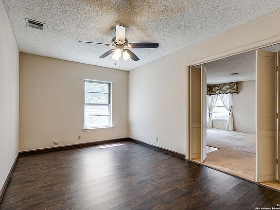 5th image of 9582 Dunstable Dr