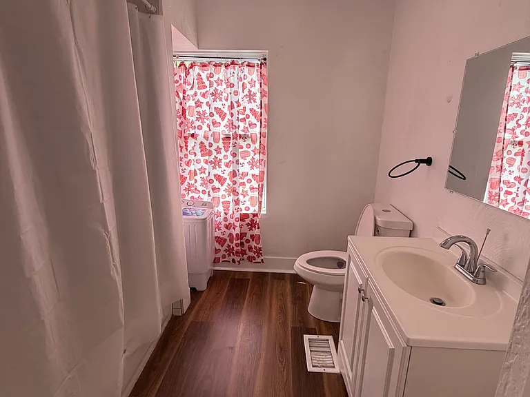 1125 Amanda St #2 — Photo 7