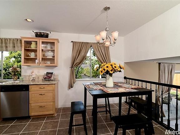 4th image of 4221 Cougar Hills Way