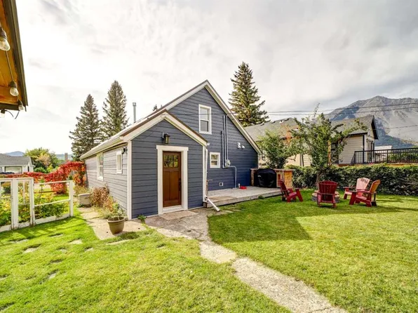 2526 SE 211th St, Crowsnest Pass, AB T0K 0C0