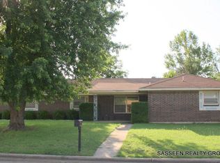 402 NE Dunlop St, Lawton, OK 73507