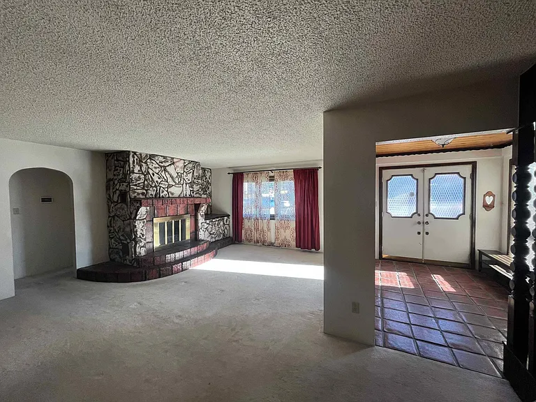 1754 Palmer Park Blvd — Photo 4