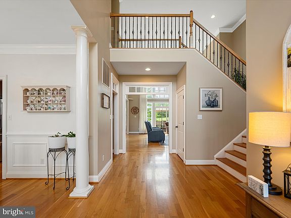 5th image of 220 Anna Margaret Dr