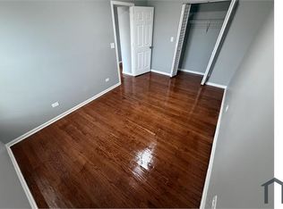 7529 S Colfax Ave, Chicago, IL 60649