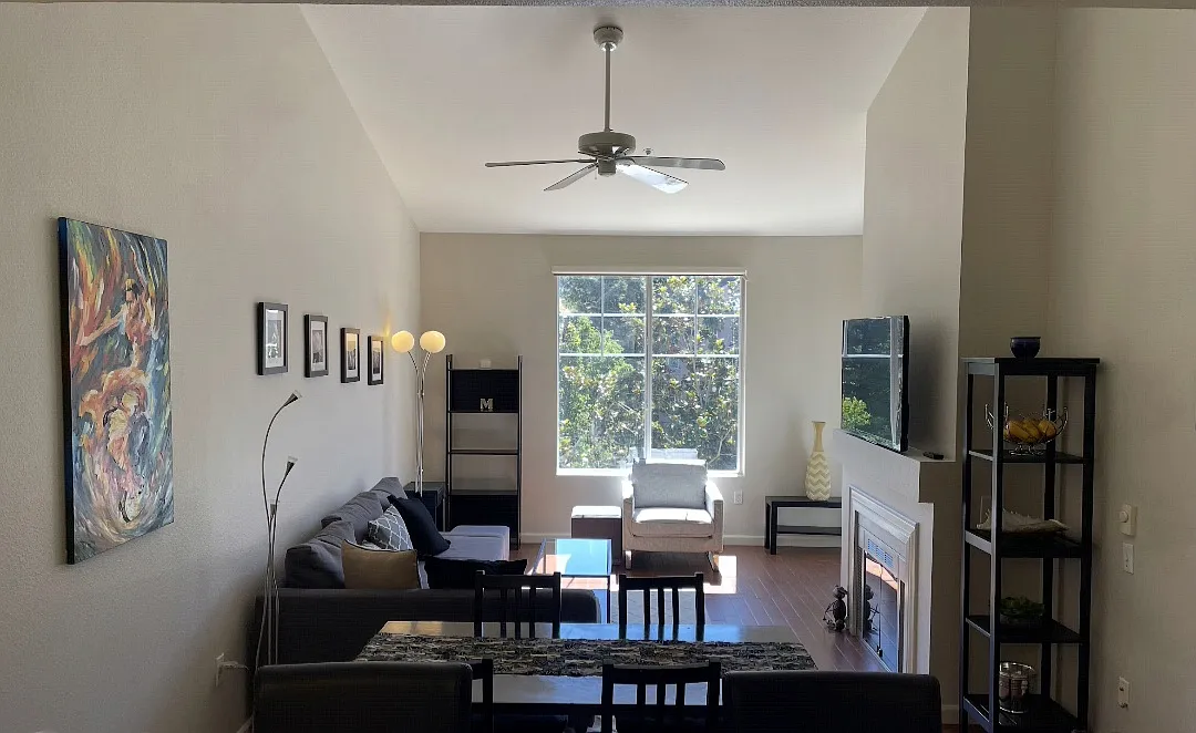 1 bed, 728 sqft, $4,500 — Photo 1