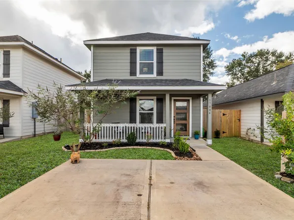 17006 Marie Village Dr, Conroe, TX 77306