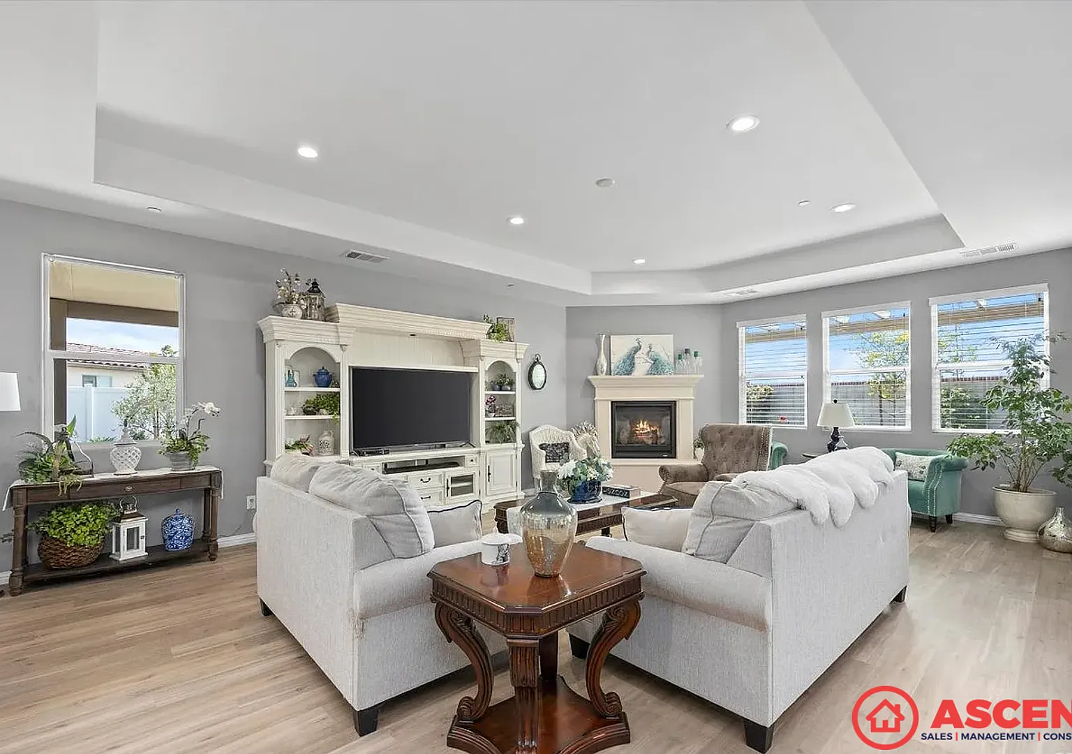 Comfortable & Welcoming 2BD/2BA Home in a Prestigious 55+ HOA Community! — Photo 4