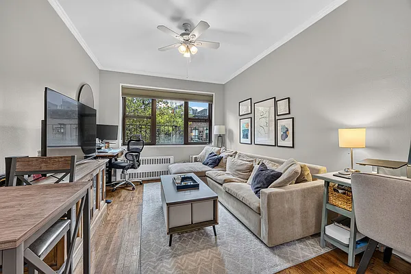 Living room, photo 1