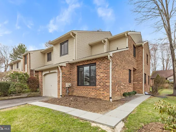 306 Hanover Ct, Chesterbrook, PA 19087