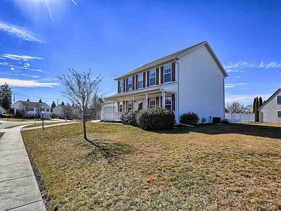 2nd image of 1455 Huntley Ct