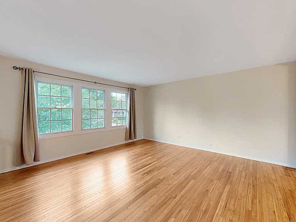 2nd image of 2S155 Glen Ave