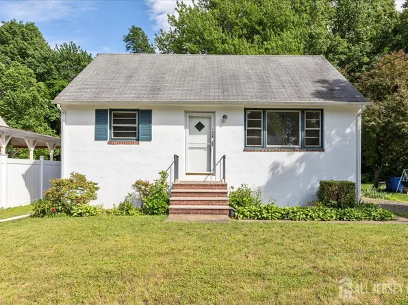 1008 Newton St, North Brunswick, NJ 08902