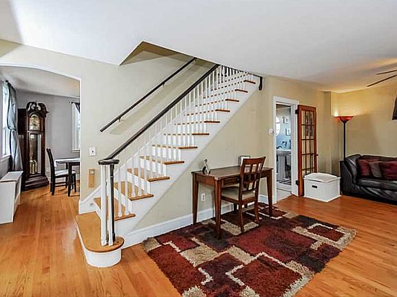 3rd image of 83 Homewood Ave