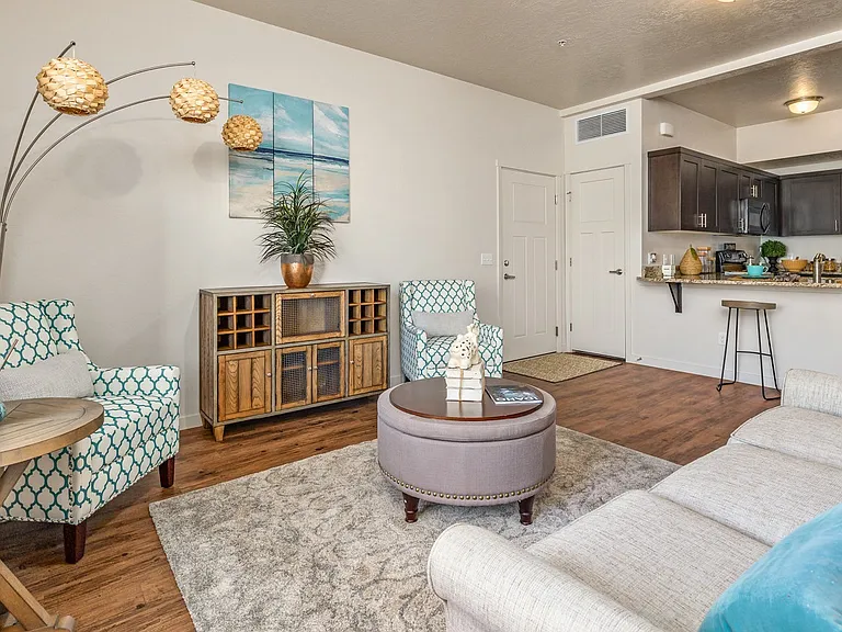 HighPoint on Overland — Photo 18