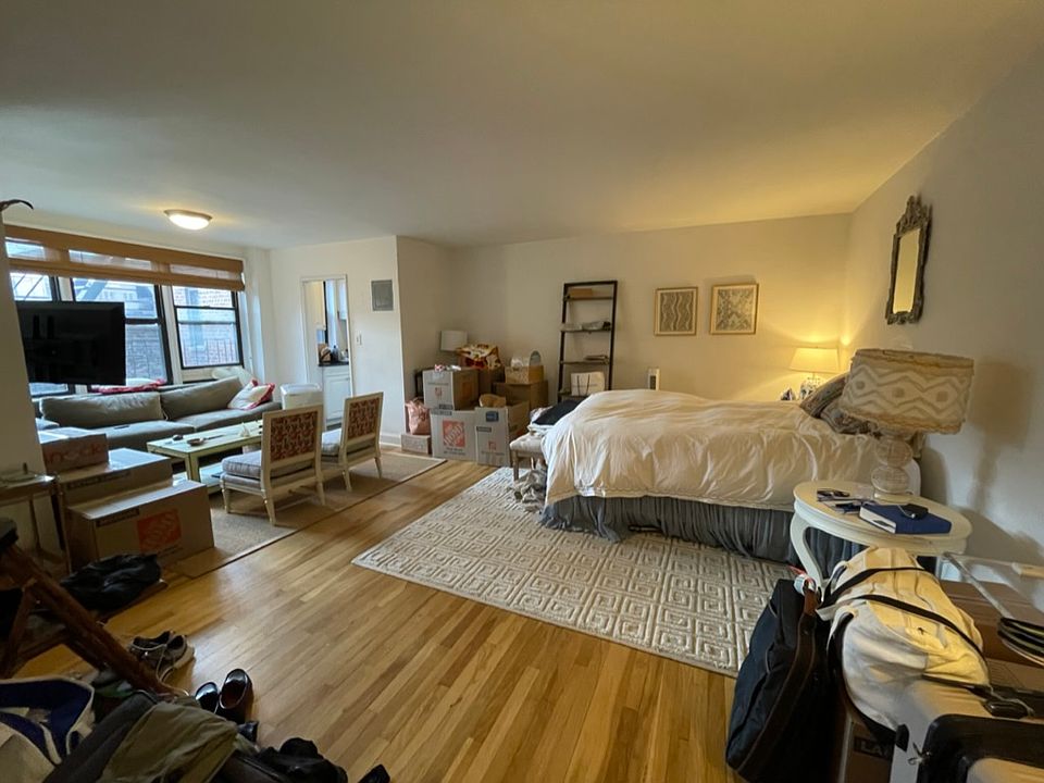 1st image of 110 Bank St APT 4E