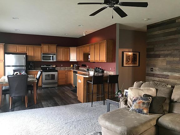 3rd image of 16409 Camden Ave