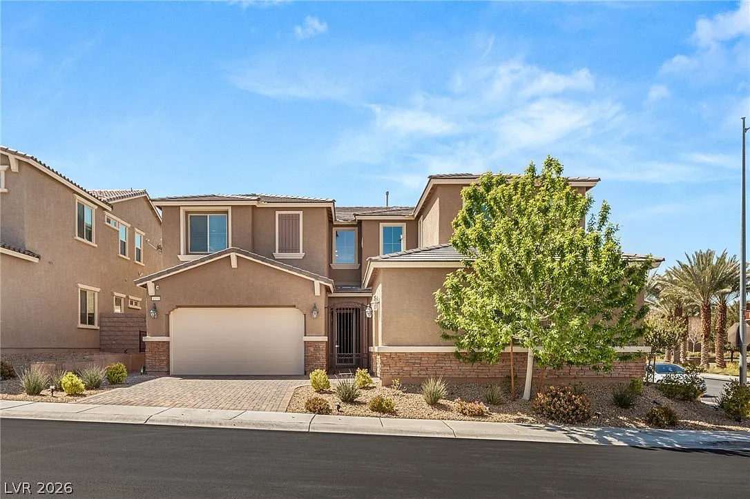 5 bed, 4.5 bath, 4282 sqft, $9,600 — Photo 1