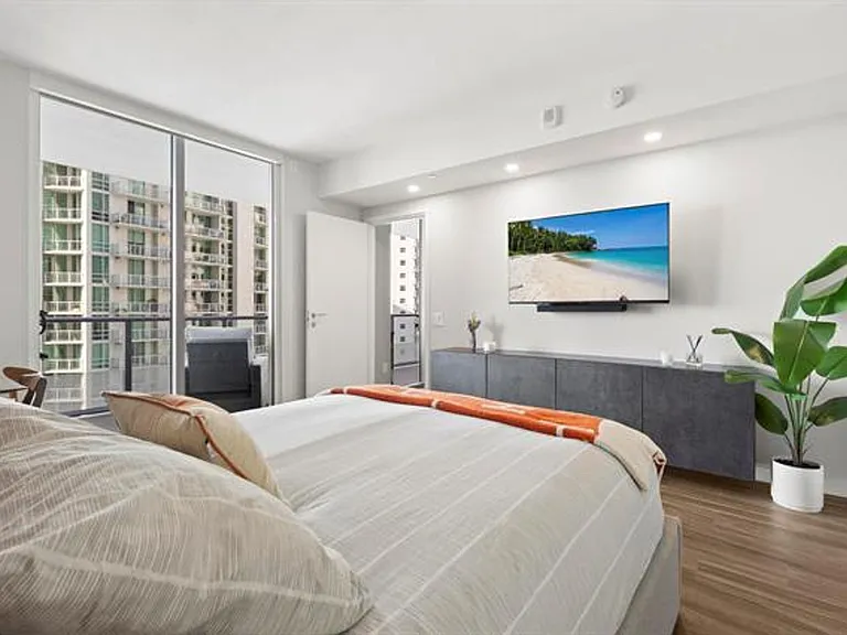 1300 Brickell Bay Dr #2105 — Photo 20