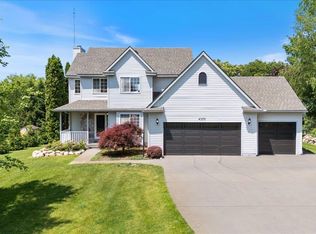 4375 Laura Ln, White Lake, MI 48383