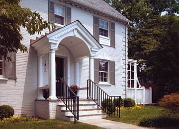 5103 Allan Road, left view