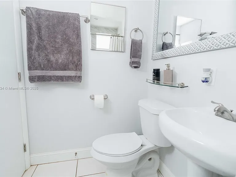 7901 SW 64th Ave #6 — Photo 20
