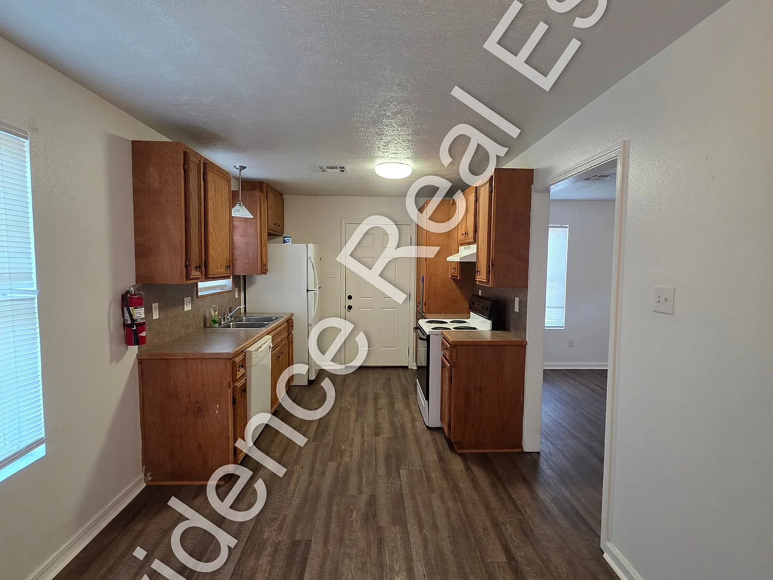 164 Greene Lane - 164 — Photo 4