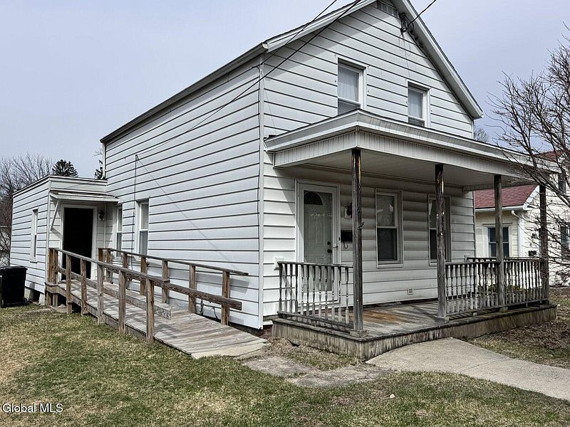 3rd image of 41 Ford Avenue