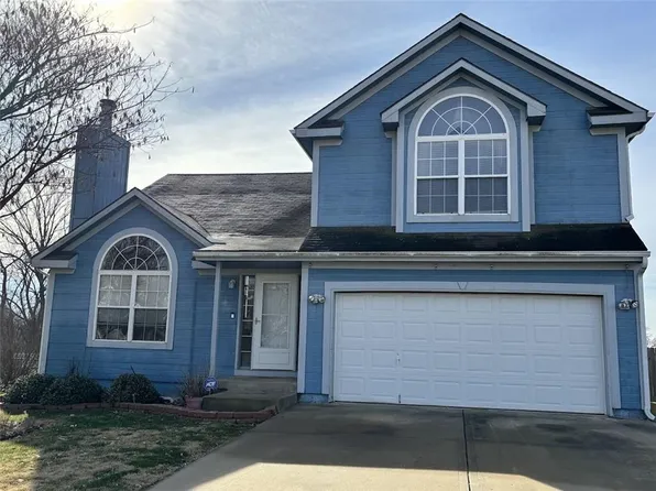 10103 222nd St, Peculiar, MO 64078
