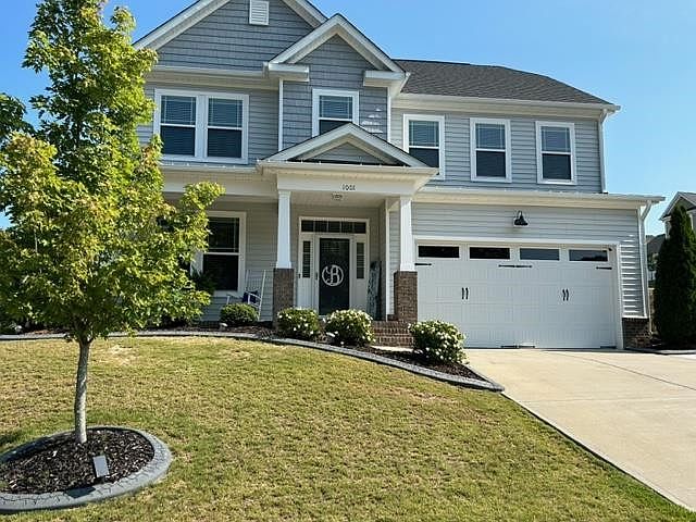 2nd image of 1001 Castlestone Ln
