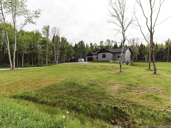 3rd image of 130 Lake Rd S