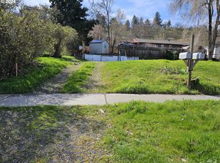 310 E 13th St #2, The Dalles, OR 97058