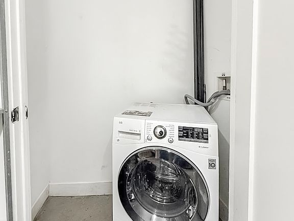 3rd image of 1467 Jefferson Ave #1F