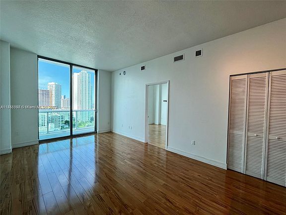 5th image of 333 NE 24th St APT 1907