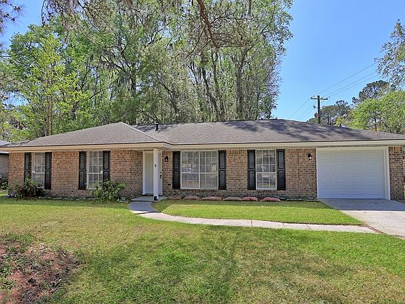 2nd image of 9 E Welwood Dr