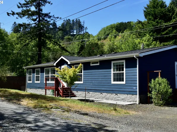 29274 Skunk Run Rd, Gold Beach, OR 97444