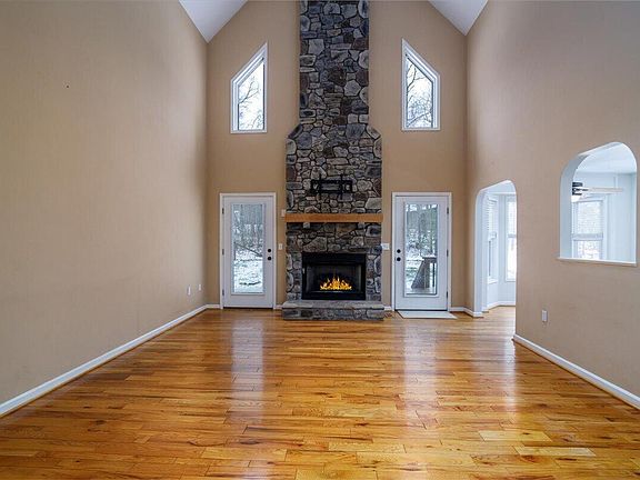 4th image of 6720 Bradshaw Rd