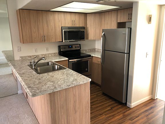 2nd image of 1806 Swanson Ave APT 122
