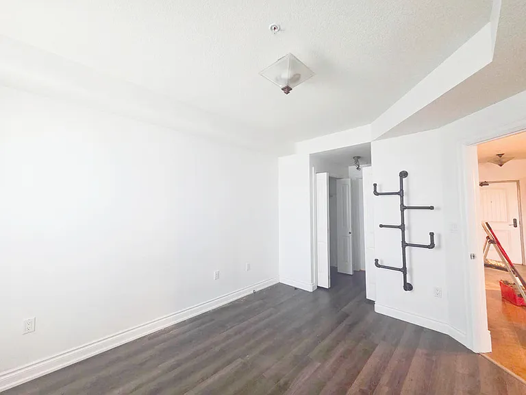10142 111th St NW #611 — Photo 11