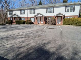 1009 22nd St NE APT C, Hickory, NC 28601