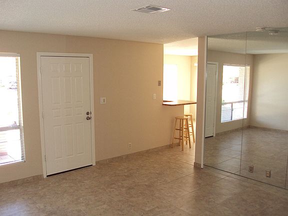 3rd image of 312 W Yukon Dr Unit 4