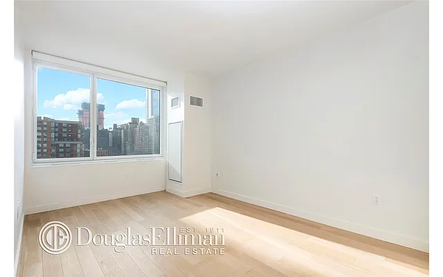 Rented by Douglas Elliman | media 17