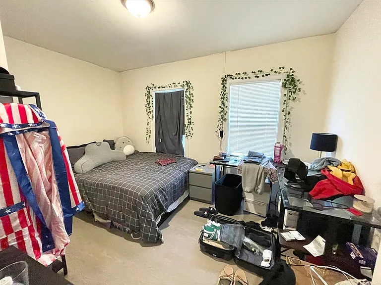 21 Iroquois St #1A — Photo 5