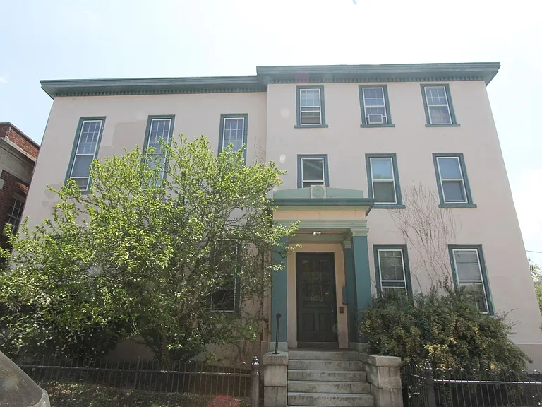 100 E Price St — Photo 31