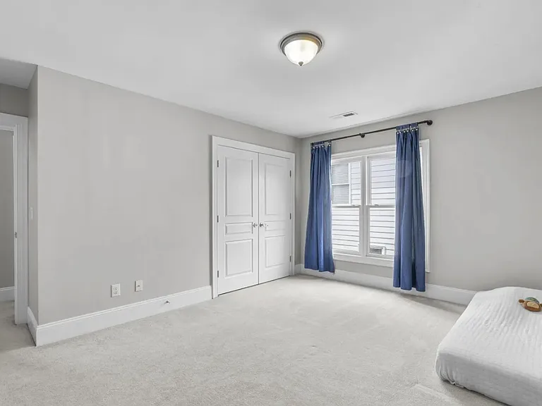 1313 Legendary Ln — Photo 40