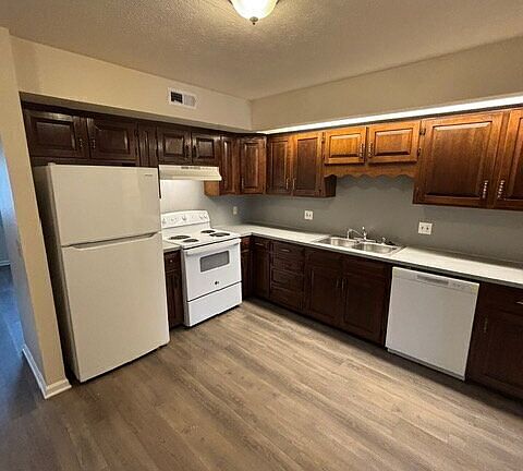 4th image of 1937 Willow Hill Dr