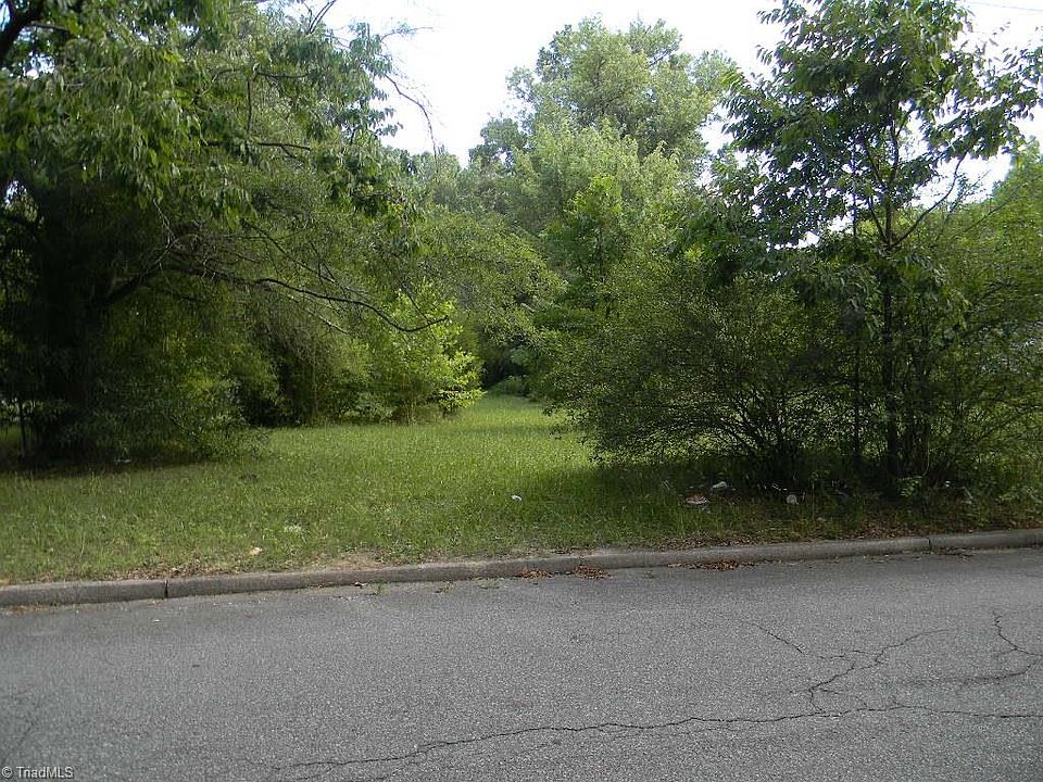 2nd image of 917 Fairway Ave
