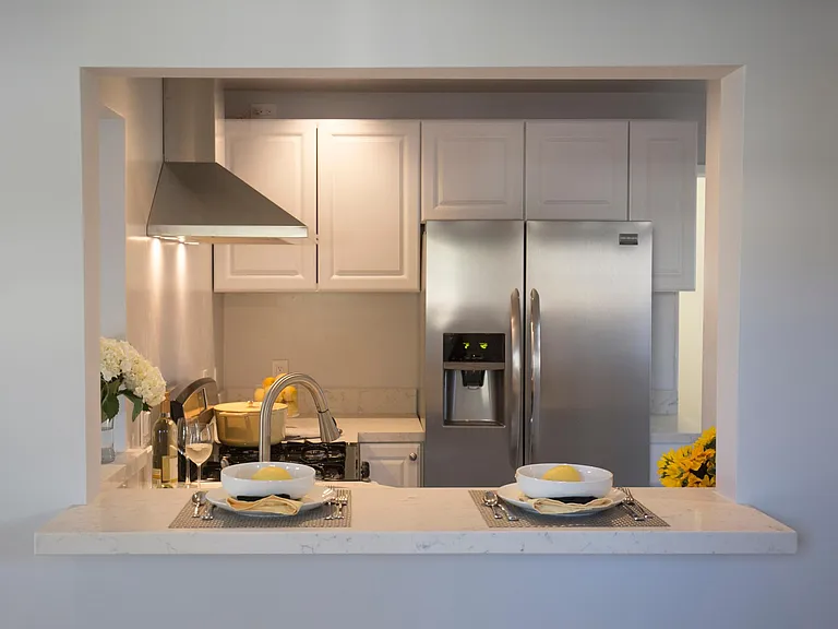 652 N Marengo Ave #102 — Photo 1
